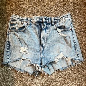 Abercrombie and Fitch High Rise Mom Short 27/4
